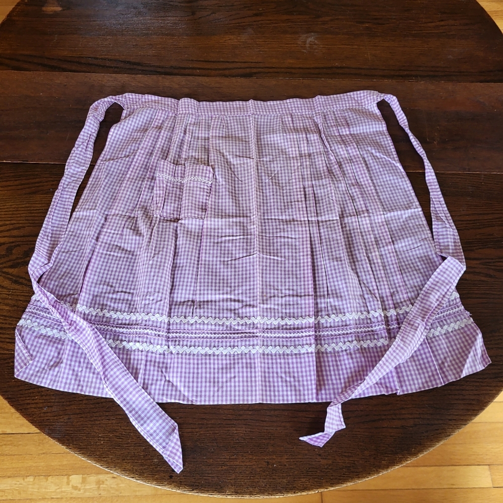 Vintage gingham purple and white apron,  bric a brac